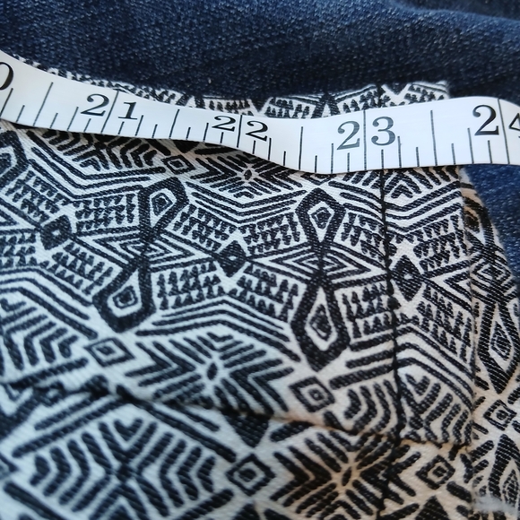 Ruby Rd. 18 Petite Black and White Geometric Straight Leg Pants - Picture 8 of 9